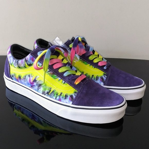 Vans Men\'s Old Skool Low Top Leather Suede / Canvas Sneaker main image 4